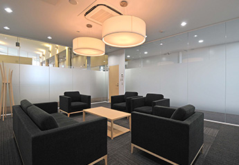 地域・建築・オフィス、3つの環境が融合するワークプレイス